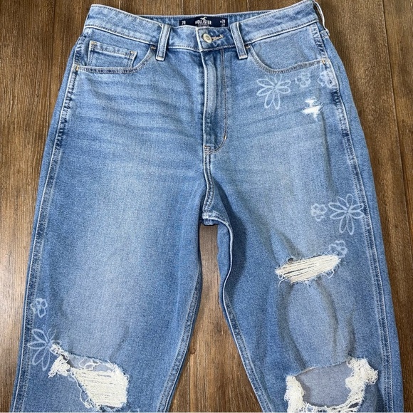 Hollister Ultra High Rise Mom Jean 90s 28 7 Ankle Straight Distressed Raw hem - Picture 7 of 10